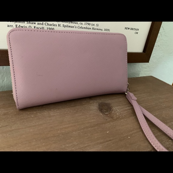 Betsey Johnson Wristlet. - Picture 3 of 4